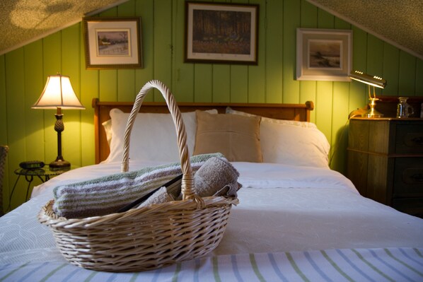 Individuell dekoriert, individuell eingerichtet, Schreibtisch