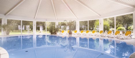 Indoor pool, pool loungers