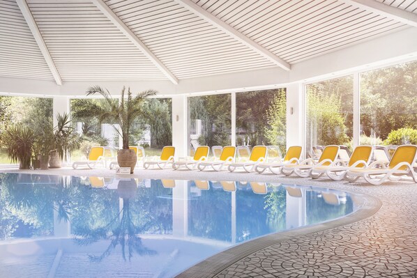 Indoor pool, pool loungers