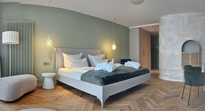 Superior Double Room, Balcony | 1 bedroom, premium bedding, minibar, in-room safe