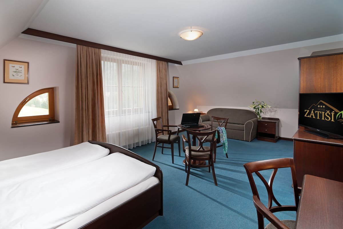 comfort double room, 1 bedroom, hill view | room amenity