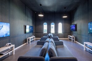 Khu vui chơi trẻ em - trong nhà