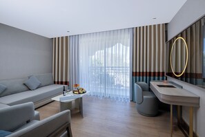 Junior Suite, Lanai | Living area | LCD TV, ping pong, toys