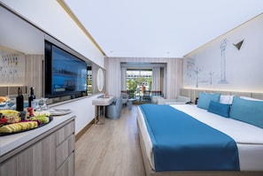 Chambre Deluxe double, lanai | Literie de qualité, articles de minibar gratuits, coffre-fort