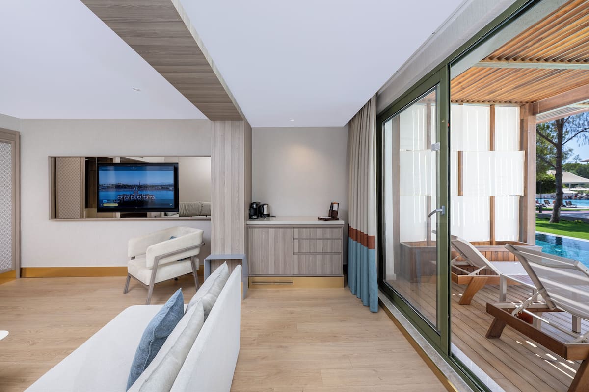 Suite – deluxe, lanai | Sengetøy av topp kvalitet, minibar (inkludert) og safe på rommet