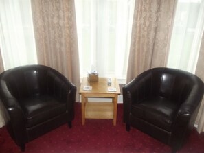 Suite, eget bad (Double and 2 Single Beds)