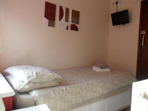 Chambre Simple Économique, salle de bains commune