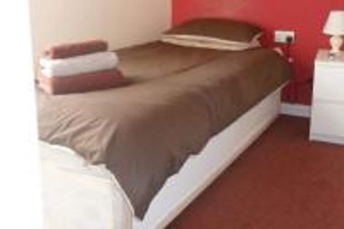 Wifi gratis y ropa de cama