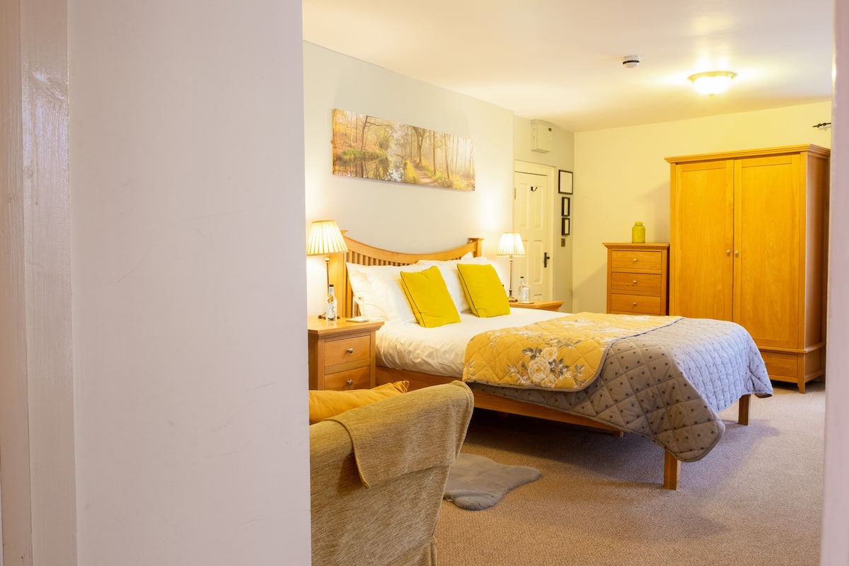 1 habitación, ropa de cama hipoalergénica y decoración personalizada