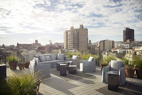 Yurbban Trafalgar Hotel - view 2