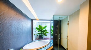 Bathroom - Crown Diamond Hotel (Ho Chi Minh City)