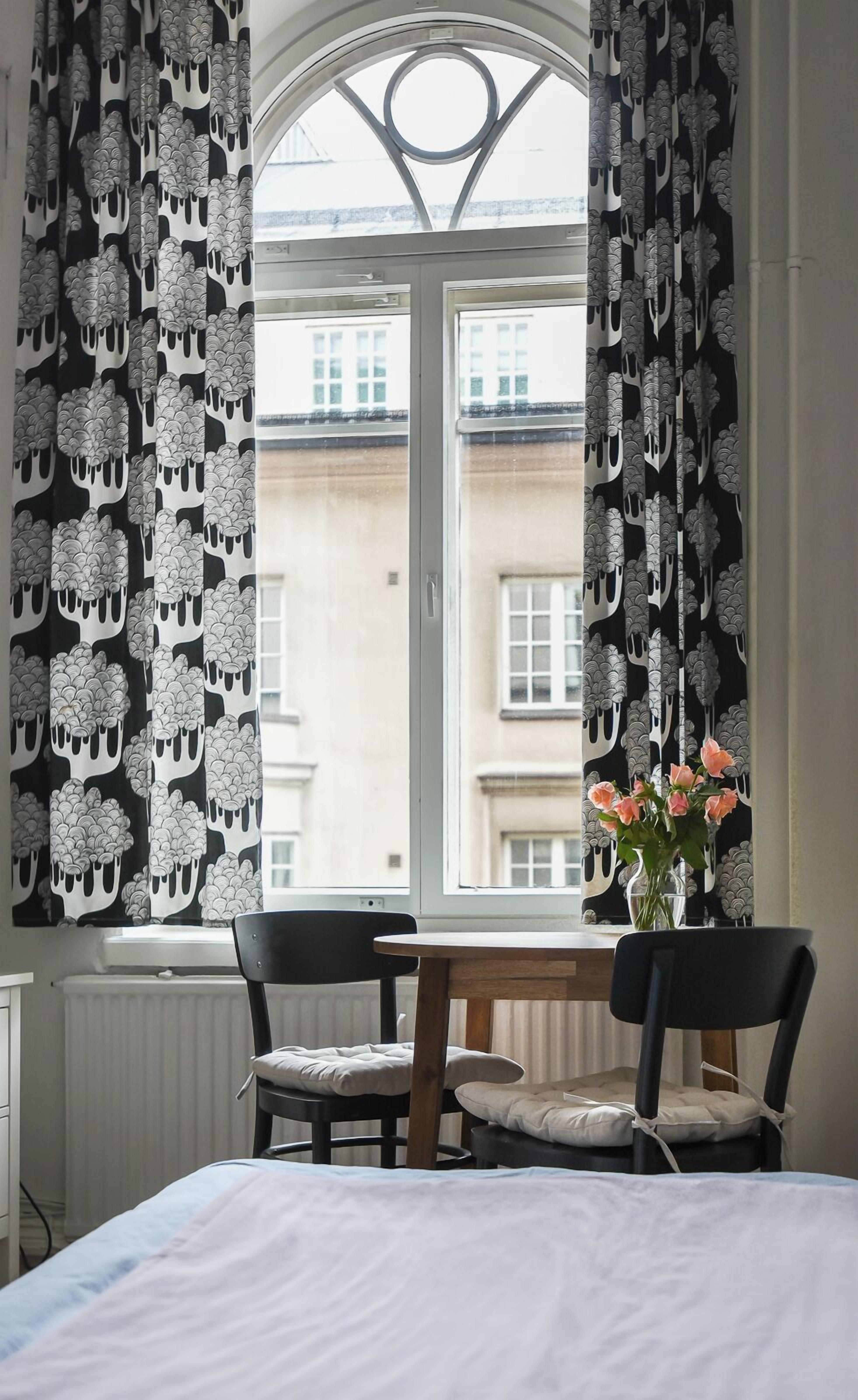 Twin Room, Shared Bathroom | Iron/ironing board, free WiFi, bed sheets