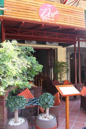 Tempat makan outdoor