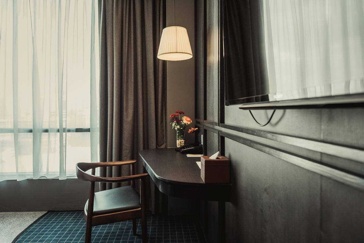 brewster cosy | premium bedding, in-room safe, desk, blackout curtains