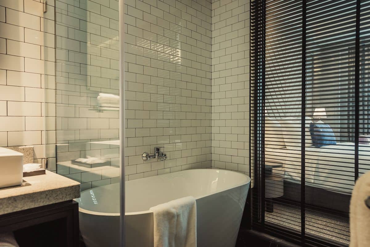 brewster cosy | deep-soaking bathtub