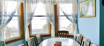 The Harbor House Bed & Breakfast