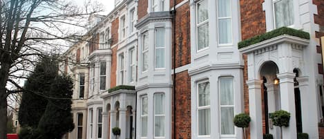 숙박 시설 정면