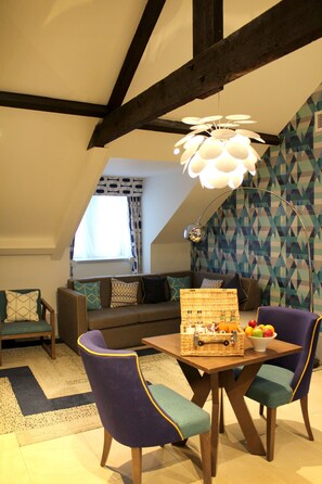 Estudio ejecutivo | Área de sala de estar | Televisión de pantalla plana 