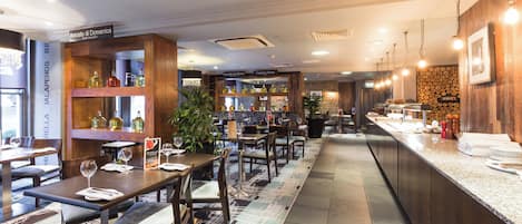 Daily buffet breakfast (GBP 16.95 per person)