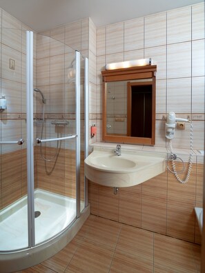 Standard Room | Bathroom | Bathrobes, slippers, towels