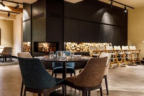國際料理、露天餐廳 