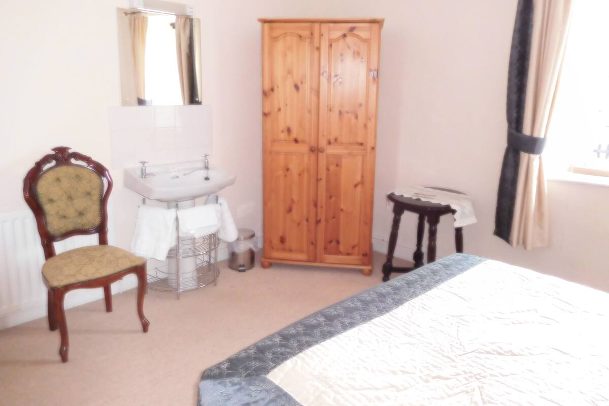 Chambre Double ou avec lits jumeaux, salle de bains attenante (Room 2)