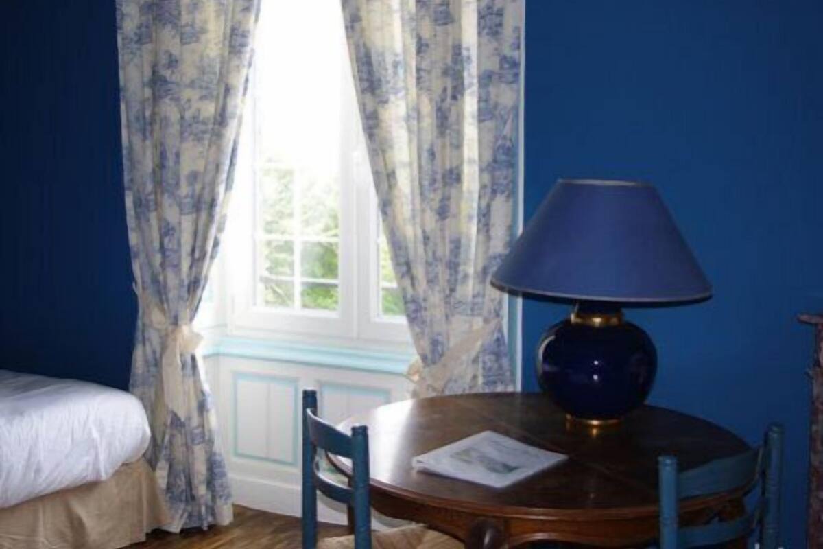 Comfort Suite, Private Bathroom, Garden View (Comtesse) | Living area | DVD player