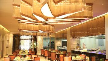 ๋ทํ ๋ฌด๋ฃ ์์นจ ์์ฌ ํฌํจ