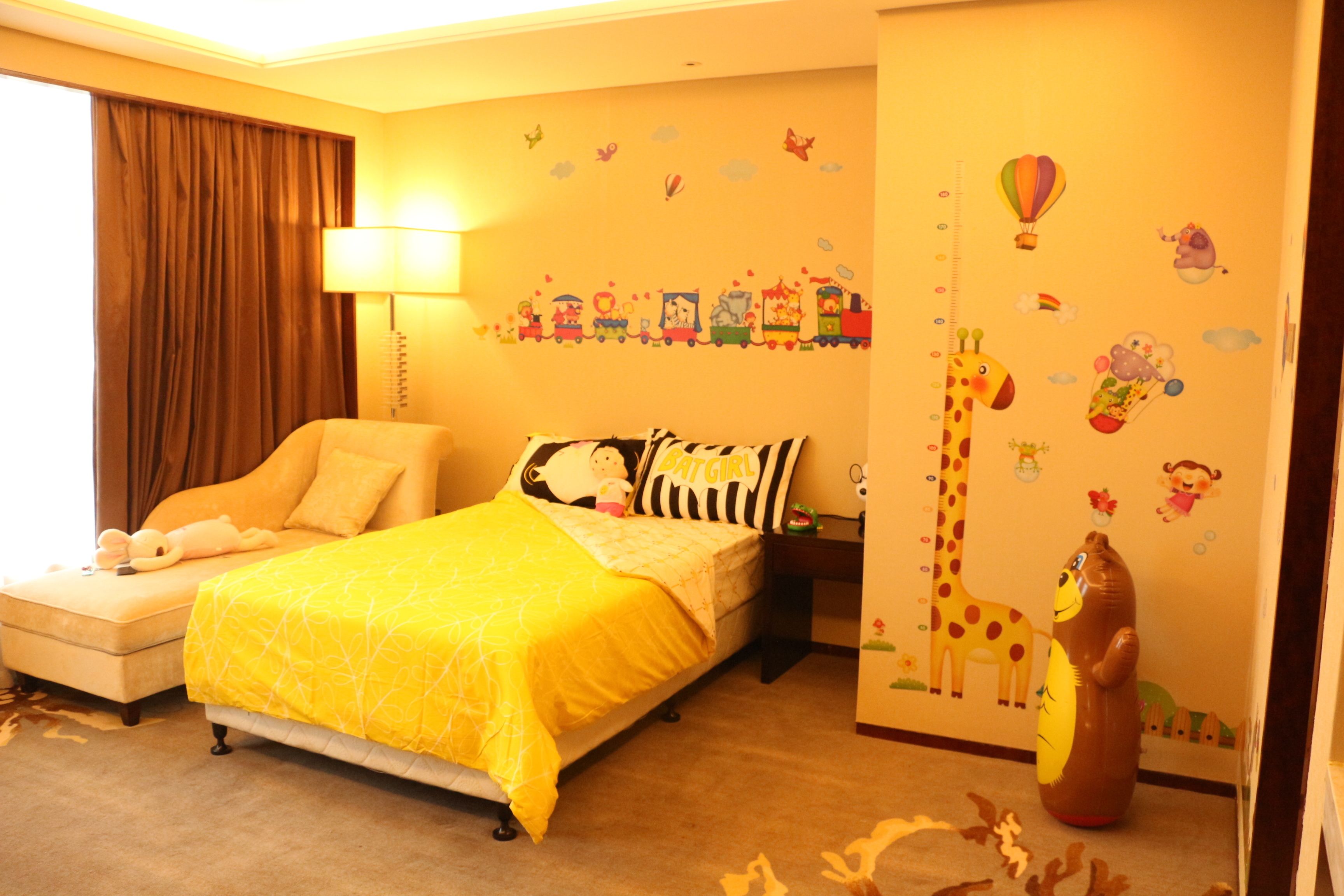 Suite, 1 King Bed | Minibar, in-room safe, desk, free cots/infant beds