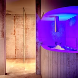 Salas de tratamiento para parejas, un sauna, baño turco