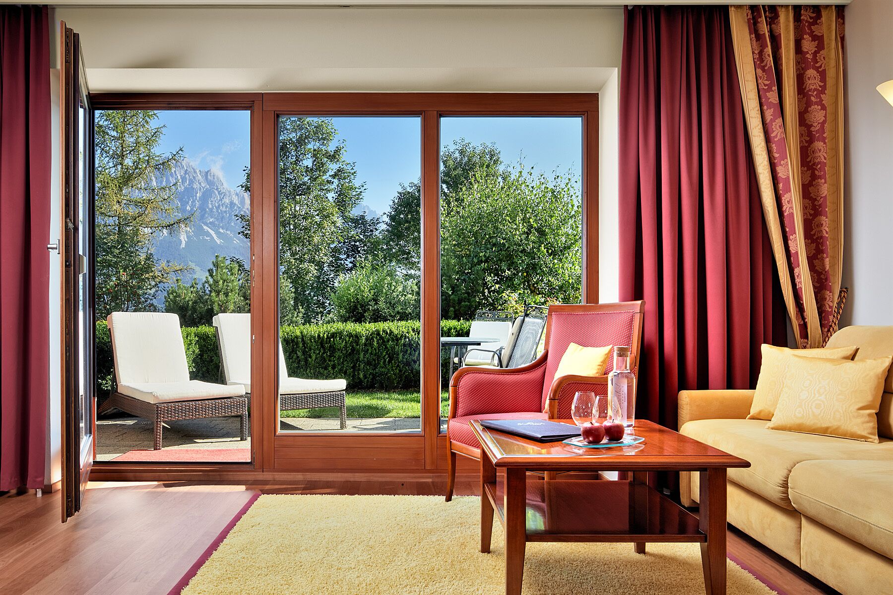 Double Room | Living area | Flat-screen TV, first-run movies