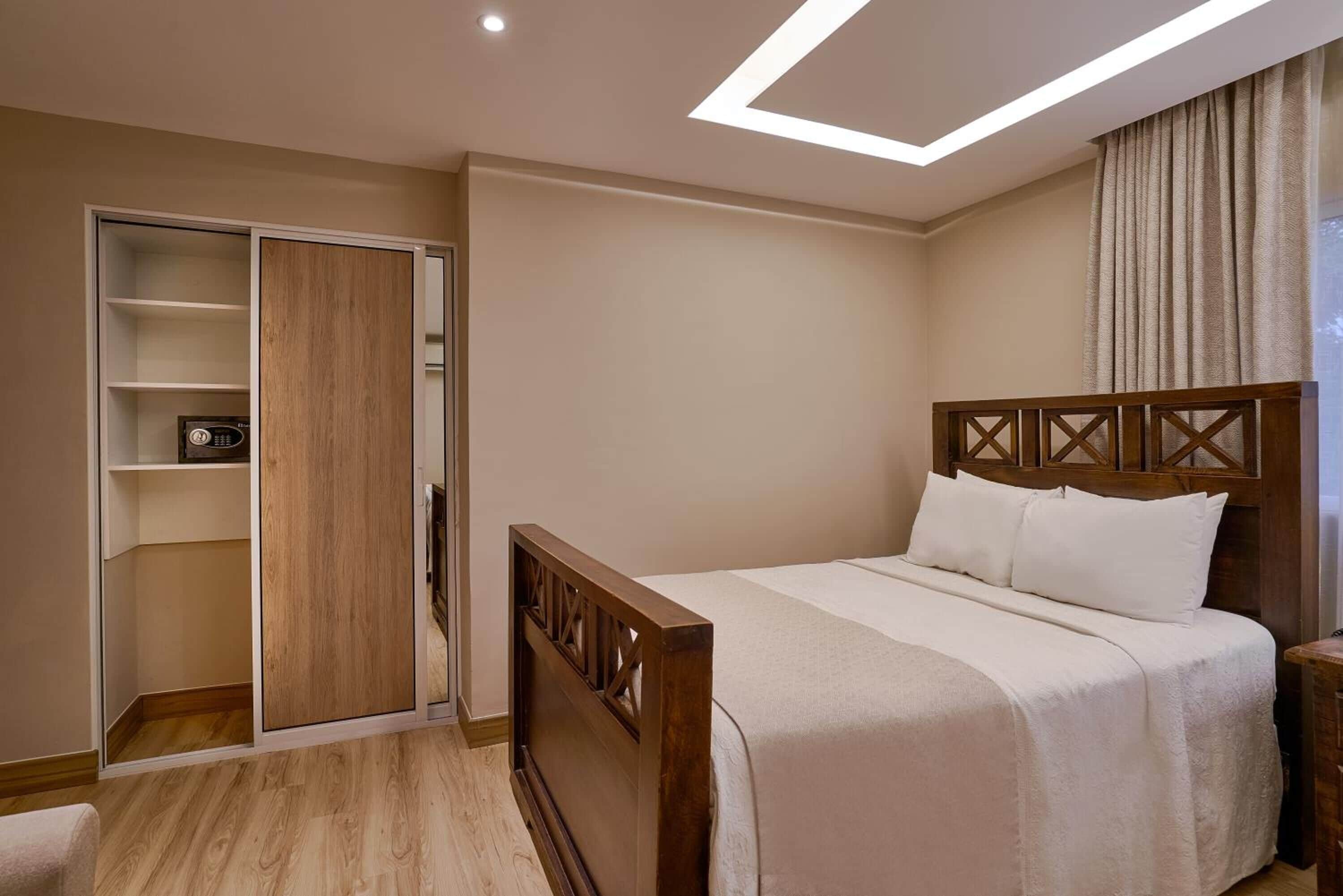 minibar, in-room safe, individually decorated, individually furnished