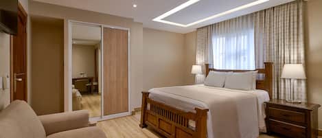 Quarto standard, 1 cama Queen | Frigobar, cofres nos quartos, individualmente decorados