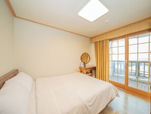 Junior Suite | 1 bedroom, soundproofing, free WiFi