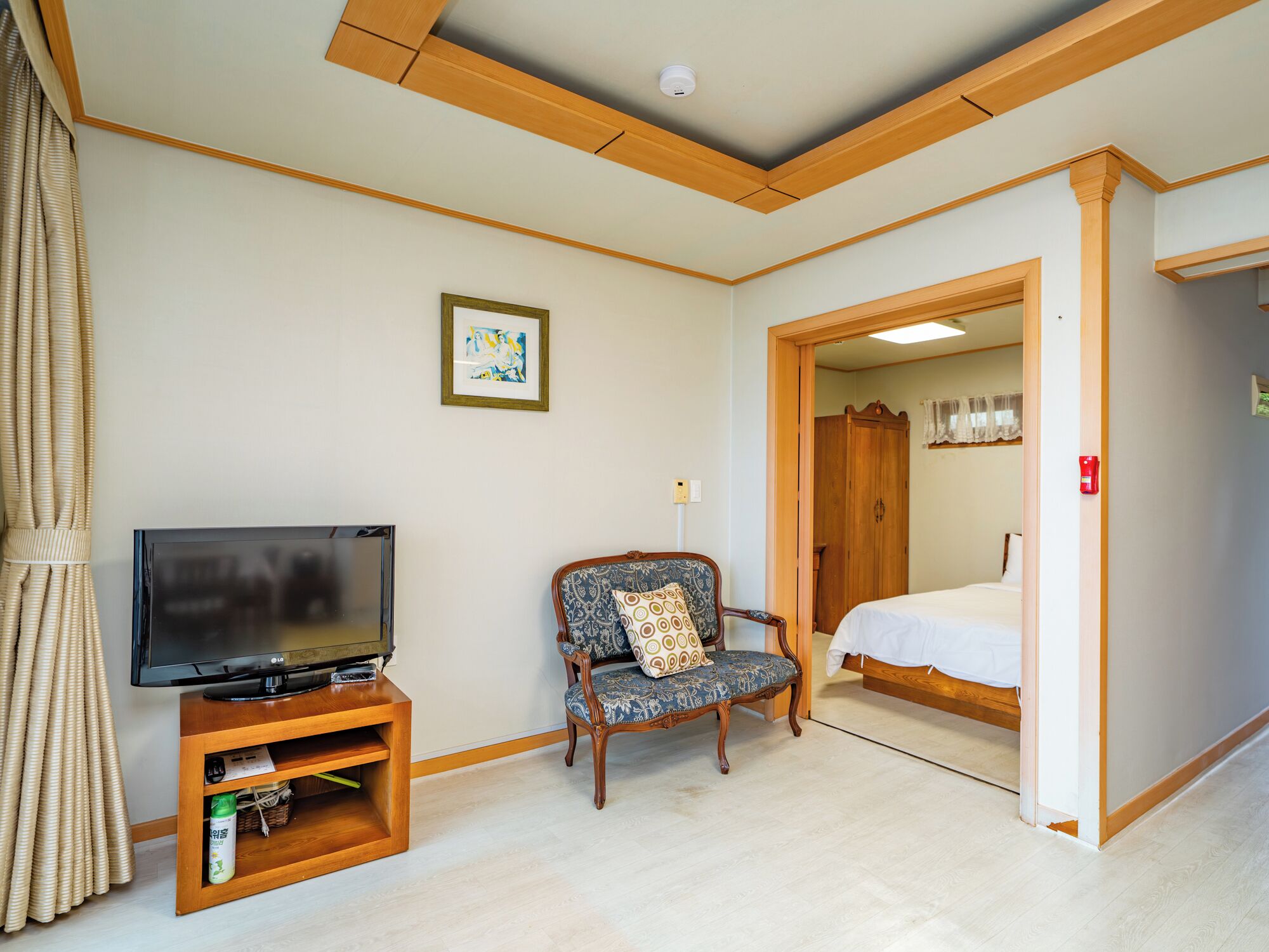 Junior Suite | 1 bedroom, soundproofing, free WiFi