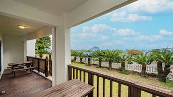 ํ
๋ผ์ค/ํํฐ์ค