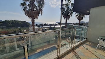 Habitaciรณn familiar, cocina, vista al ocรฉano (18 PY / Pets are allowed) | Vista a la playa o el mar