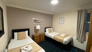 Chambre Standard avec lits jumeaux, salle de bains attenante