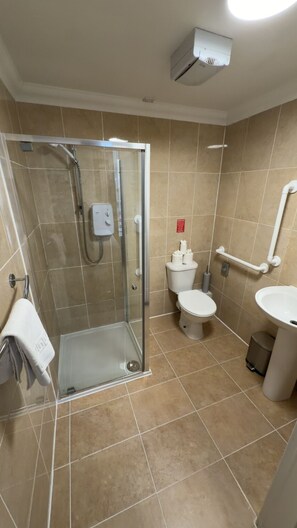 Standard Double Room, Ensuite | Bathroom