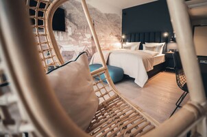 Ropa de cama de alta calidad, escritorio, wifi gratis y ropa de cama 