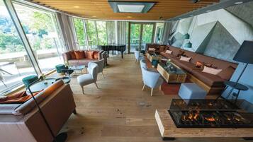 Coin salon dans le hall