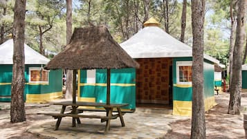Tent, 2 Bedrooms (Pagan) | Peti besi dalam bilik, Wi-fi