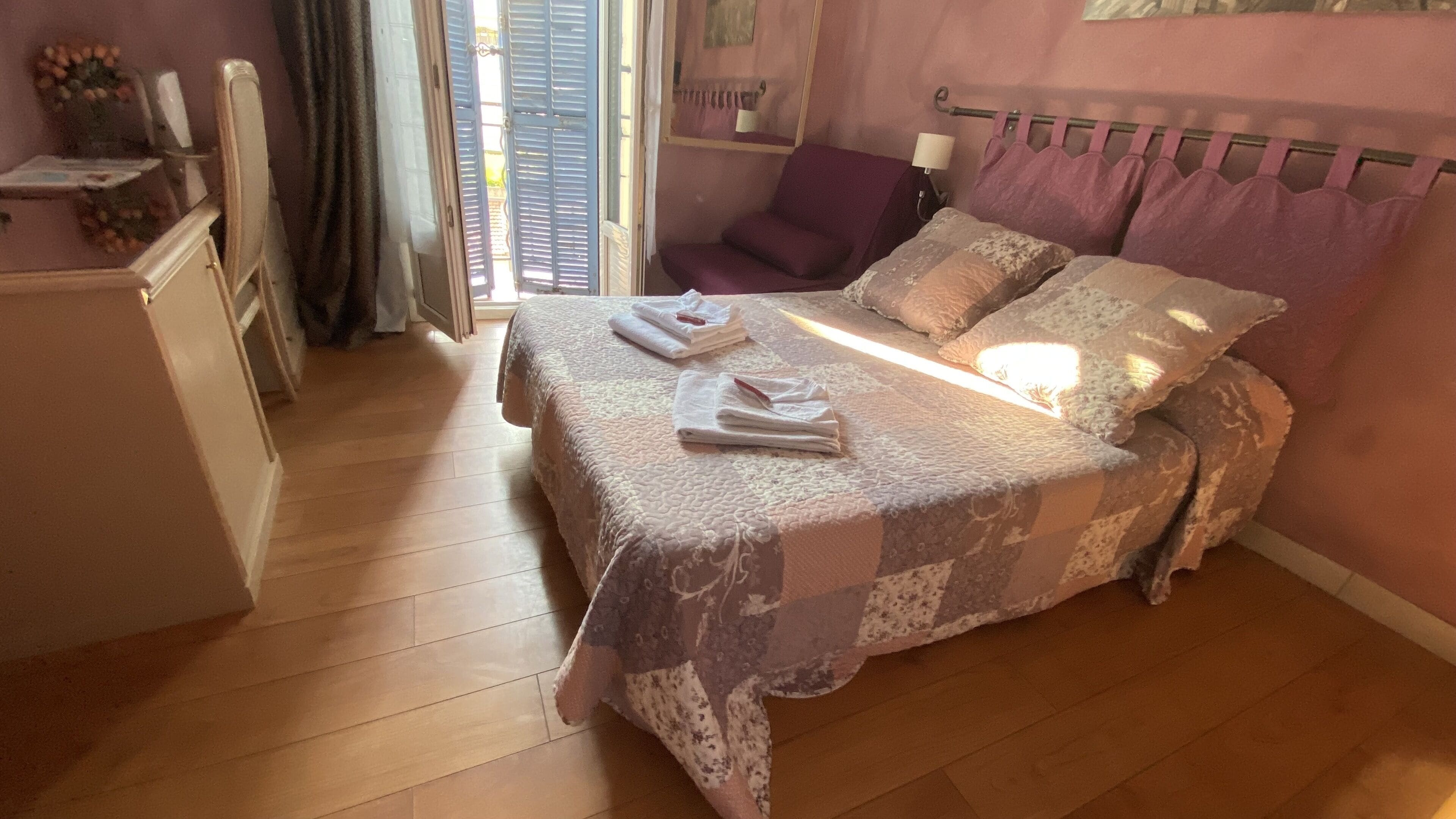 Chambre Exécutive | Minibar, coffres-forts dans les chambres, bureau, chambres insonorisées