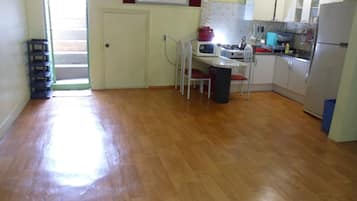 Condo, 3 Bedrooms | Blackout drapes, soundproofing, free WiFi, bed sheets