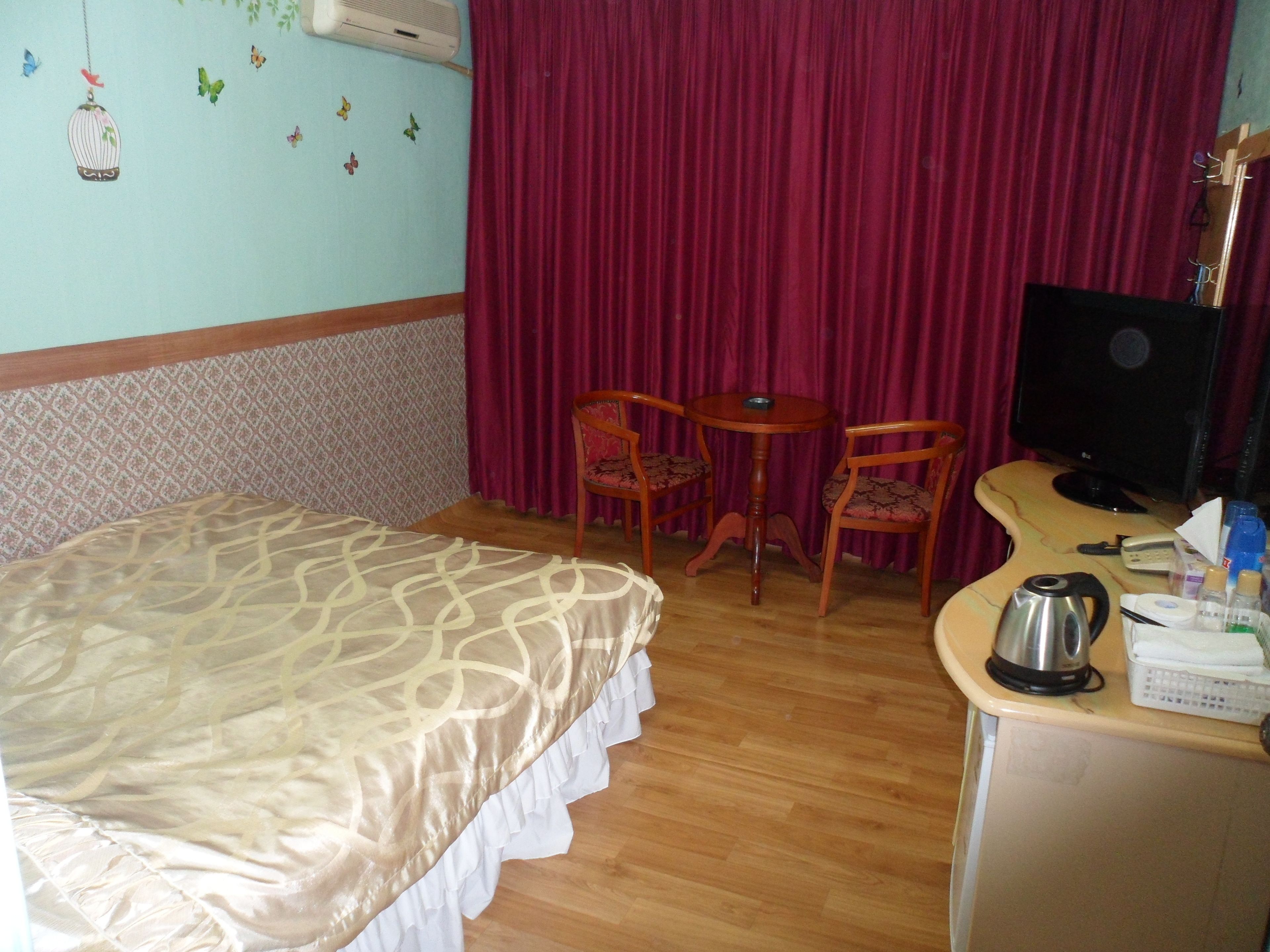 basic double room | 1 bedroom, blackout curtains, soundproofing, free wifi