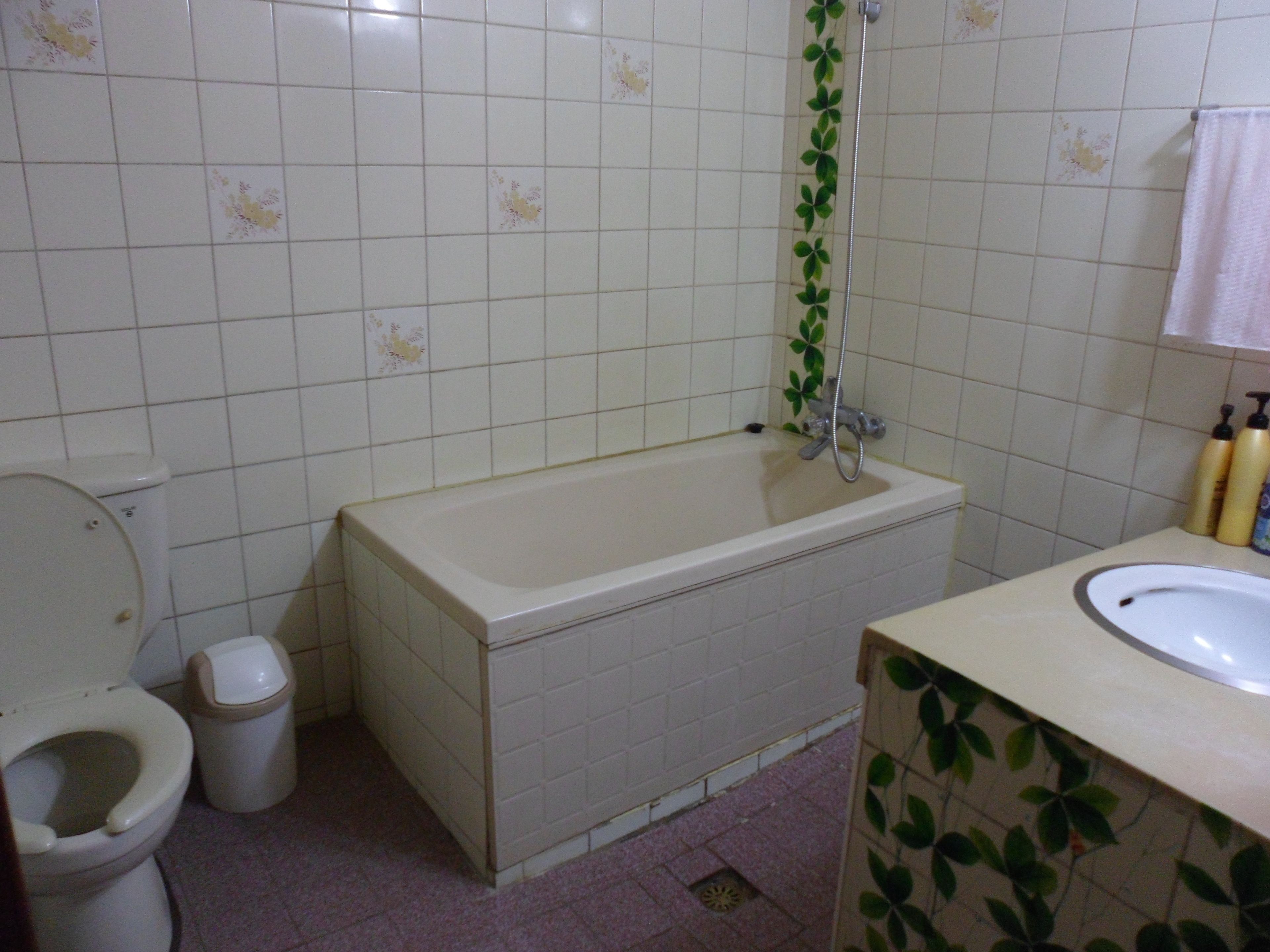 ondol | bathroom | separate bathtub and shower, deep-soaking bathtub, free toiletries