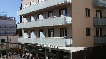 Façana frontal de l'allotjament