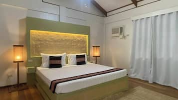 Deluxe Room, Pool View