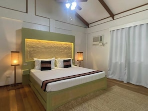 Deluxe Room, Pool View