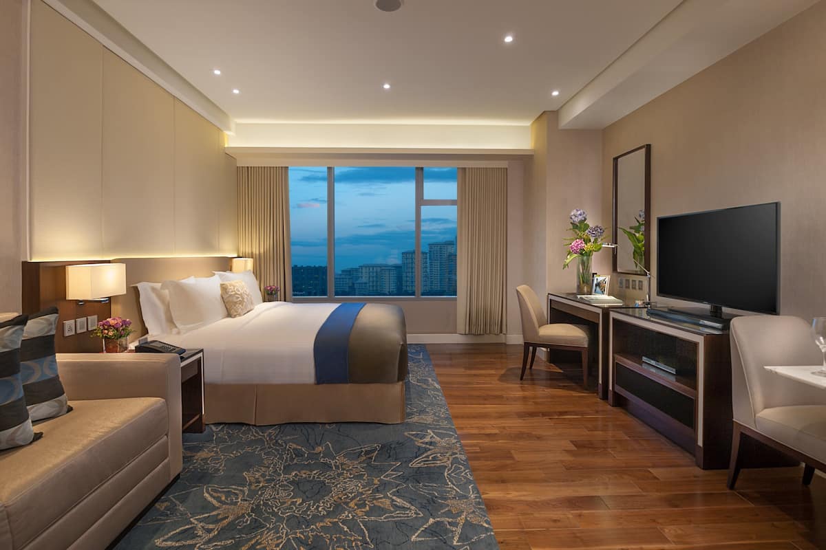 Minibar, in-room safe, soundproofing, iron/ironing board